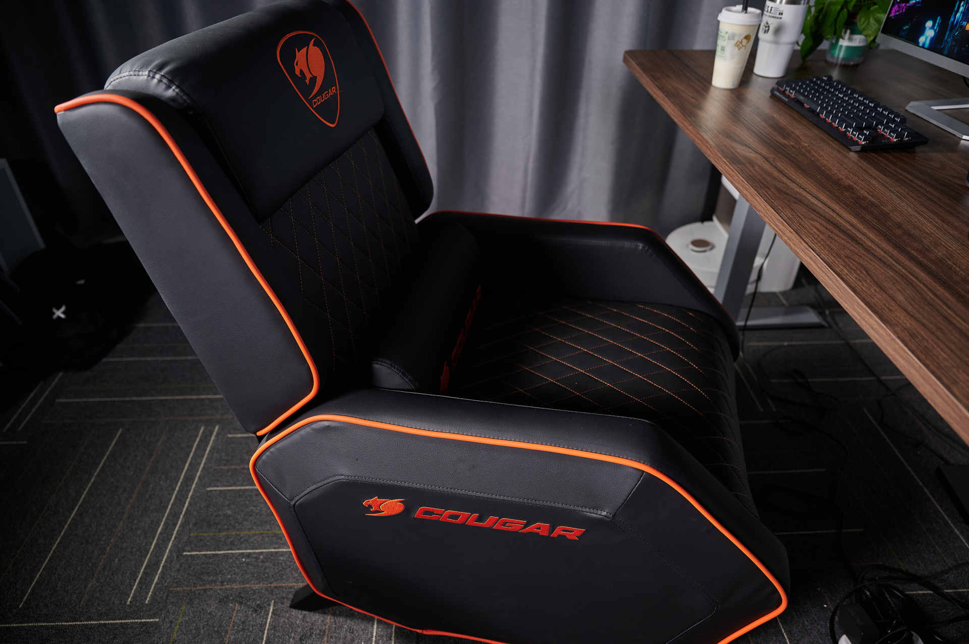 显示器|ROG全家桶桌搭 | 既然要追求败家，那就要贯彻到底咯