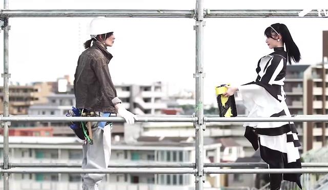 |假面騎士geats四騎水牛官方雜志圖? 素體自帶裙擺的帥氣工地搬磚人