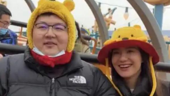 化妆品 4000W粉猴哥偷卖妻子化妆品，千元口红10元卖，网友：套路