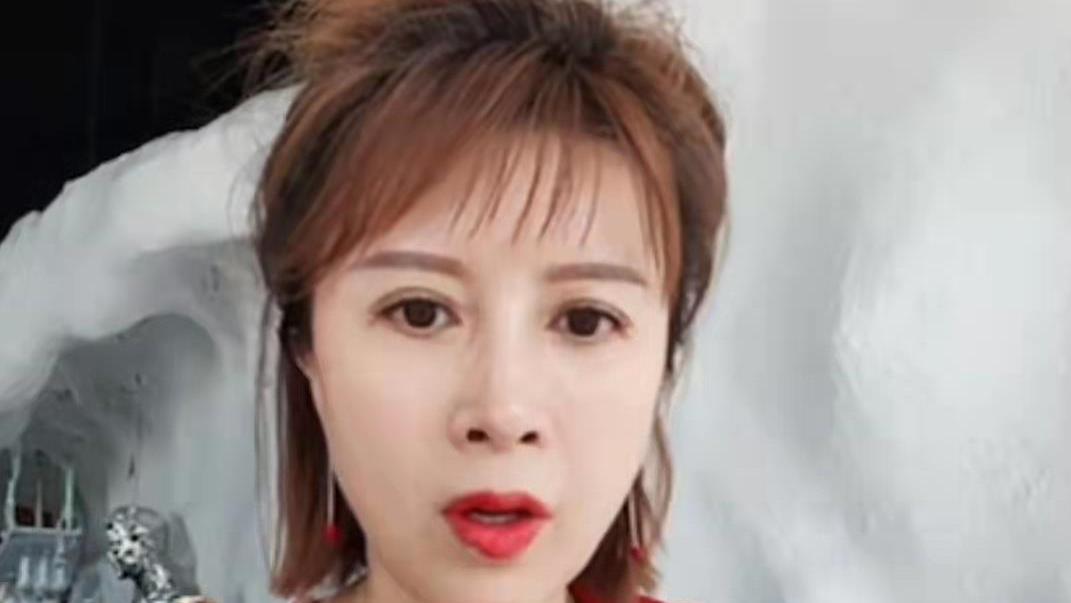 金巧巧|金巧巧在直播时突然离去，只留下女儿面对网友，差点暴露了婚姻状况