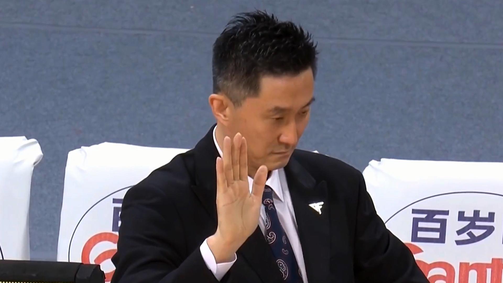 广州队|0：2，广东球迷建议：不打了，冠军给辽宁吧！