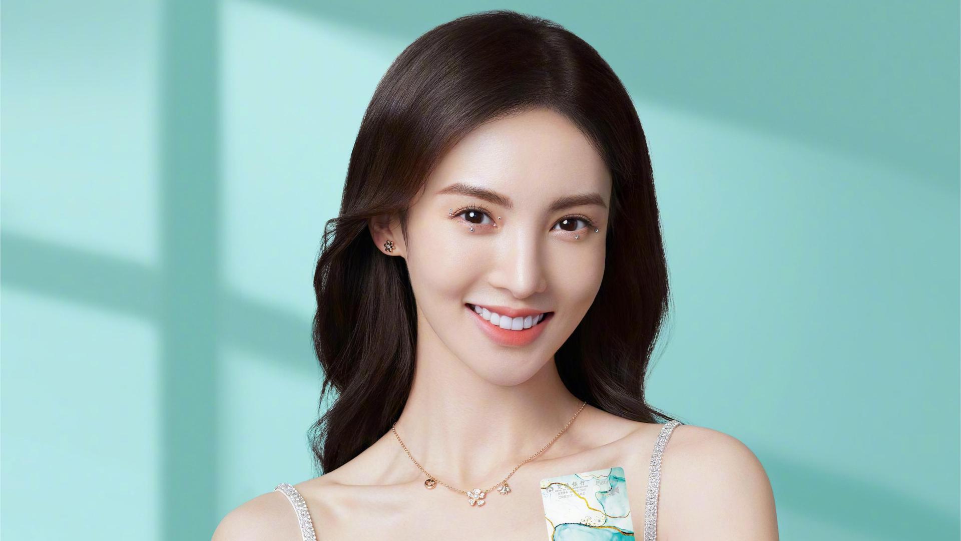 红藕香残玉簟秋，轻解罗裳，独上兰舟