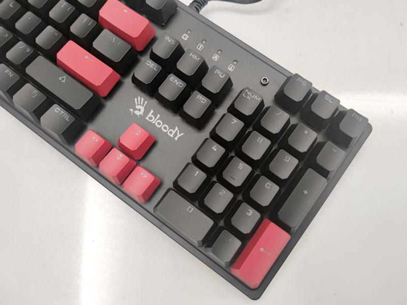 三星|虹彩背光定制轴体,游戏玩家不二选择,血手幽灵S510N机械键盘体验