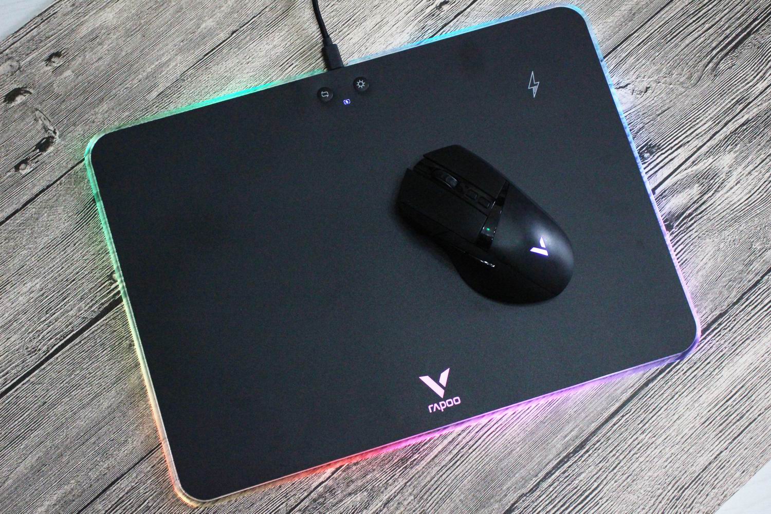 无线充电|畅玩无线新势力:雷柏V10无线充电鼠标硬垫与VT350Q无线充电鼠标评测