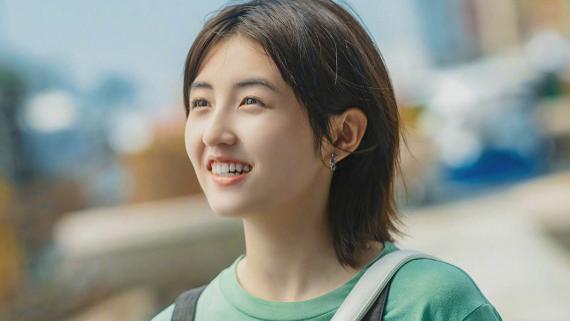 张子枫|某艺考老师爆料，张子枫和焉栩嘉谈恋爱，女方评论区沦陷