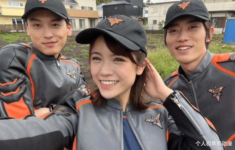 acgn漫评|德凯奥特曼：男主的竞争对手登场？精英胜利队的科技越来越落后了