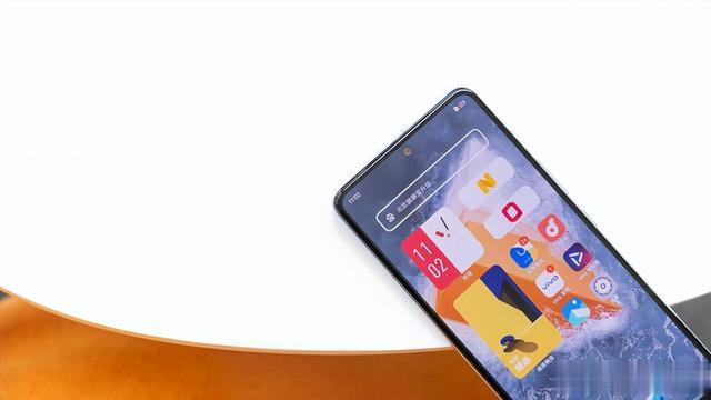 高通骁龙|iQOO Neo6 SE上手：体验全面升级 80W闪充配骁龙870