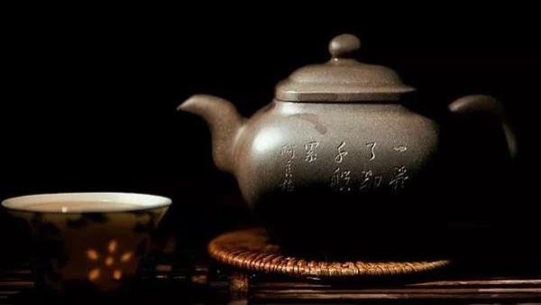 翡翠|紫砂壶，怎么看泥料，好泥都有什么特征？