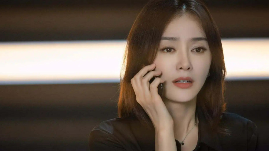 秦岚|为黄晓明支付千万违约金，付出全部身家遭背叛，秦岚屡受感情伤害