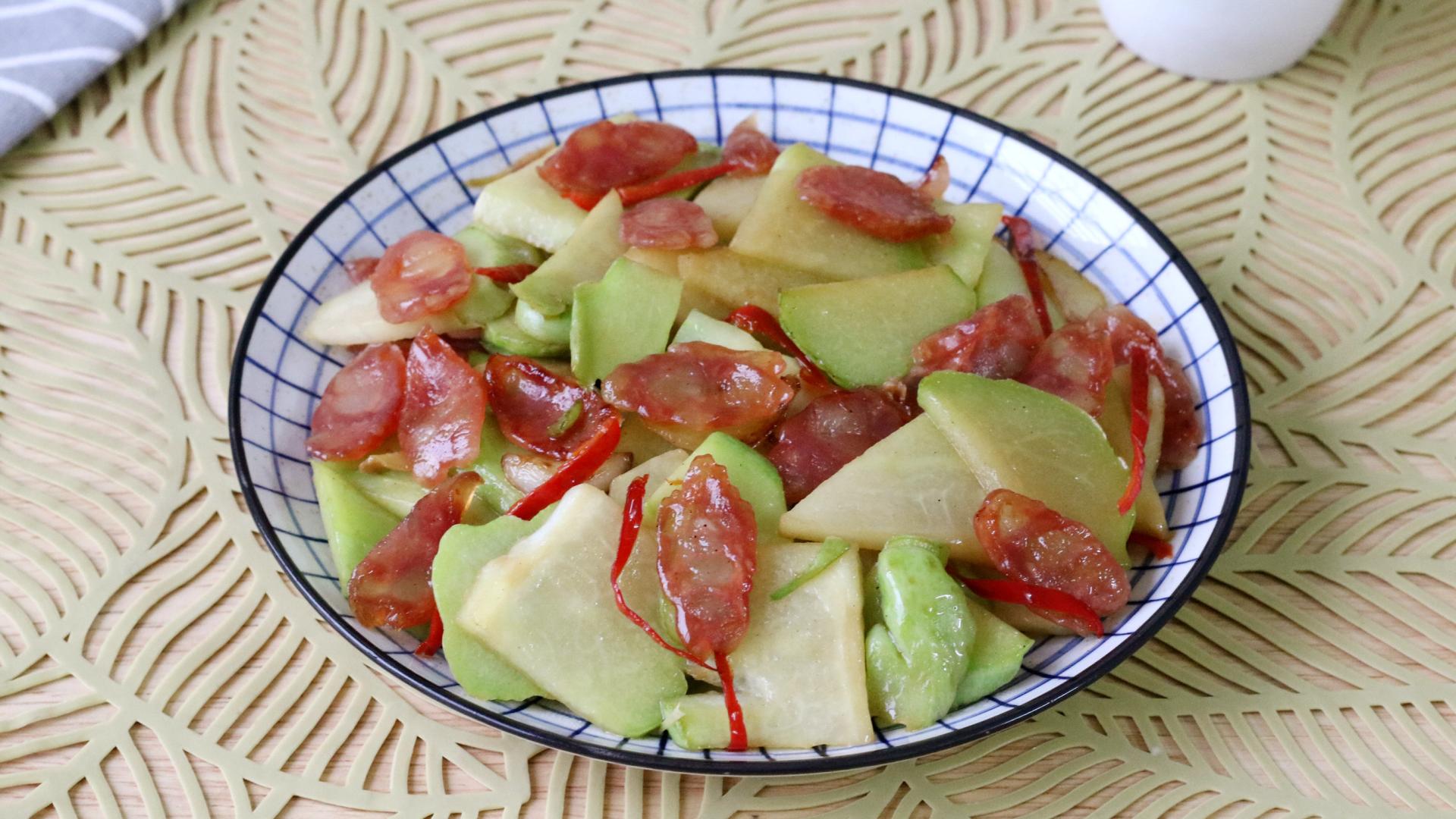 腊肠|适合春节待客的家常小炒，寓意福寿双全，上桌比大鱼大肉受欢迎