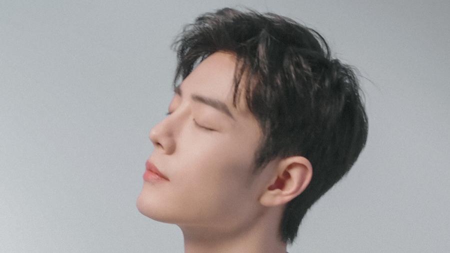 肖战|肖战新一席商务刚官宣就起争议，品牌Title调整，拖尾效应丝毫不减