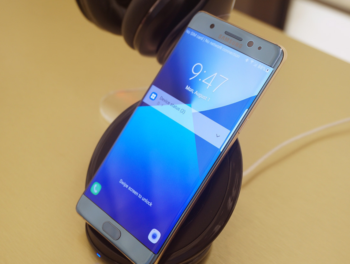 三星|三星真的卖不动了吗？其将下调10、11月产量，年产出降至2.6亿部