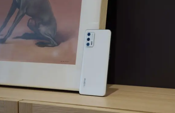 高通骁龙|8+256G跌至1699元，骁龙870依旧强横，旧款机型沦为千元机！