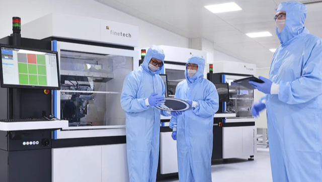 腾讯|腾讯联手昔日手机巨头,开始自主研发操作系统,想要绕开鸿蒙吗?