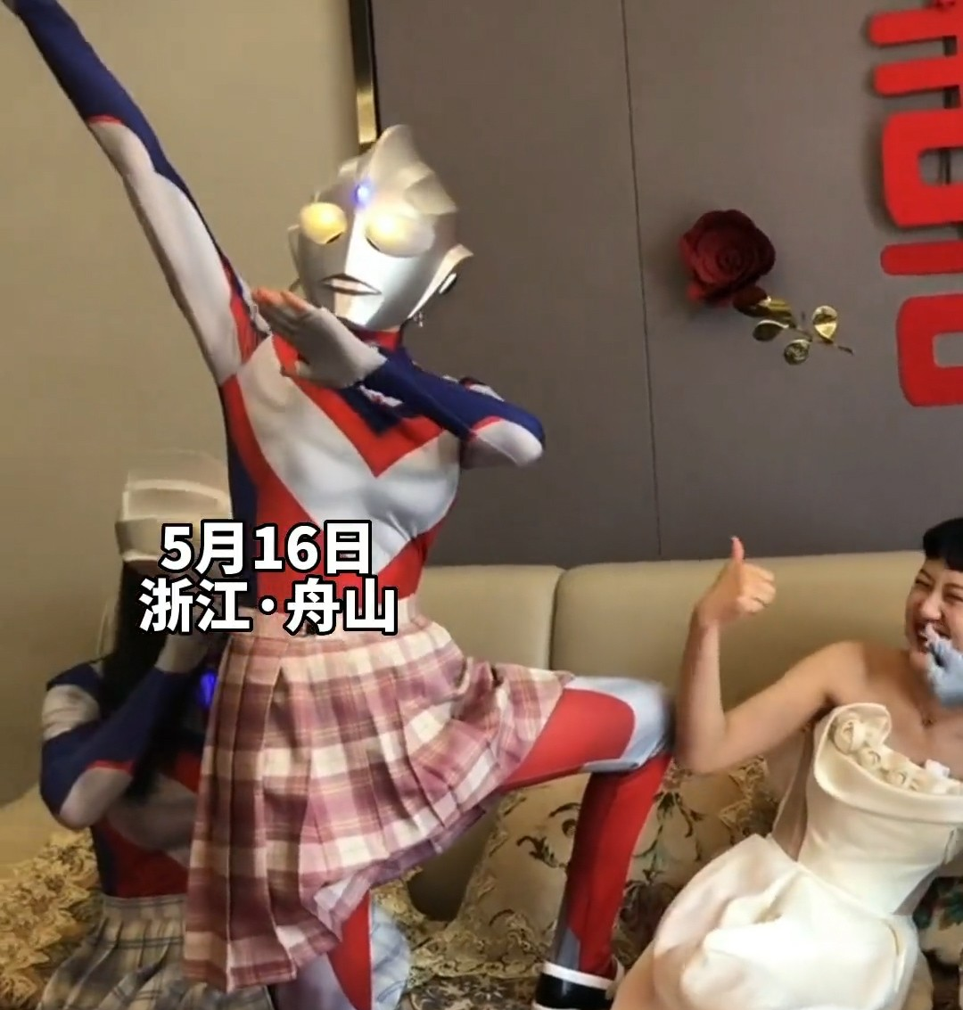 acgn漫评|“最强伴娘团”亮瞎了我的眼！