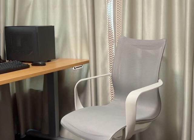 耳机|简约|无线化|这次是理想桌面1.0「桌面清单」分享