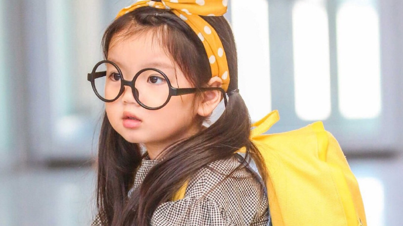 阿拉蕾|曾直言“为弟弟赚奶粉钱”的阿拉蕾，“变脸式”长大，“打脸”多少网友？