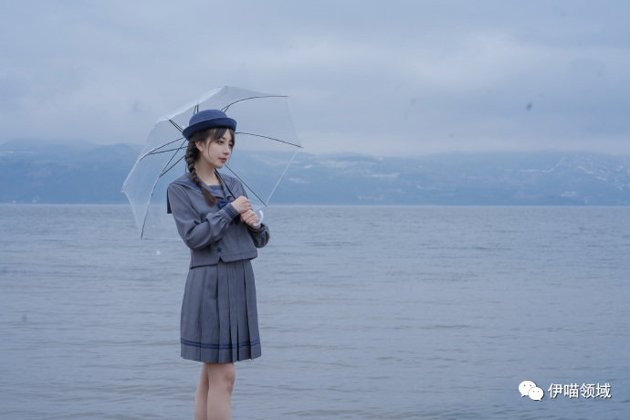 |JK少女：假装看不见 余光千百遍