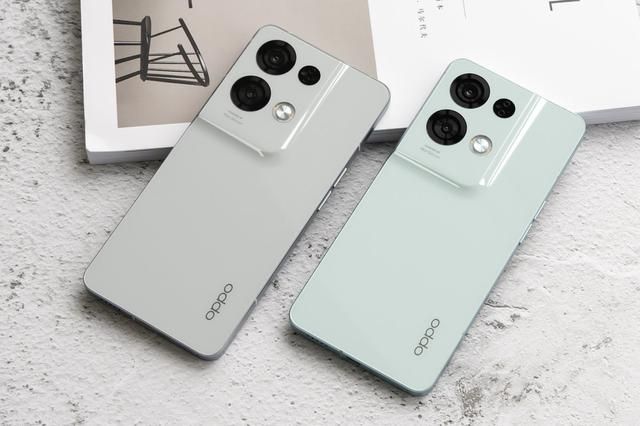 辣目洋子|辣目洋子亲身示范！Reno8超大杯的水花人像效果，你打几分？