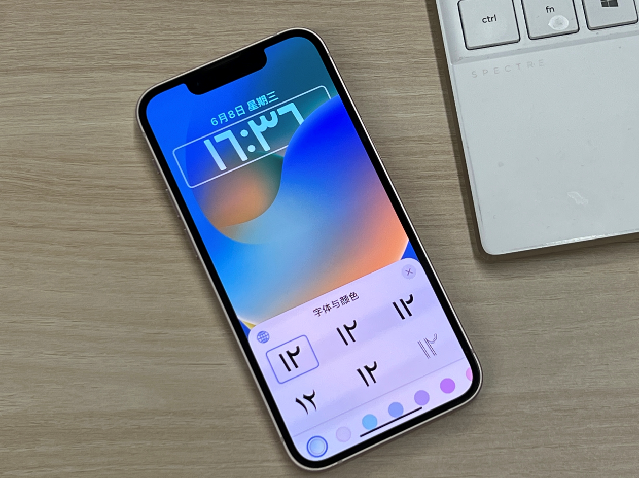 壁纸|一早醒来，到处都在传iOS 16出现首个“BUG”！