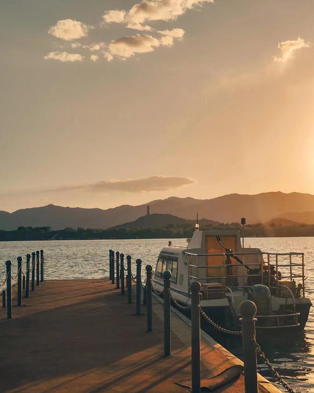 芯片|小米13顺势曝光，小米210W快充叫板vivo，雷军没让人失望