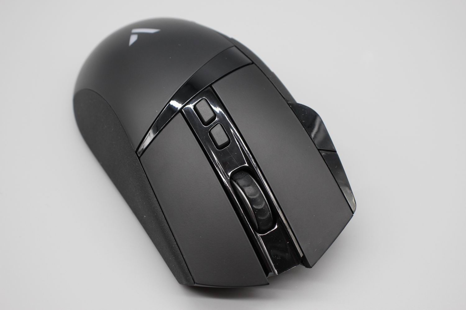 无线充电|畅玩无线新势力:雷柏V10无线充电鼠标硬垫与VT350Q无线充电鼠标评测