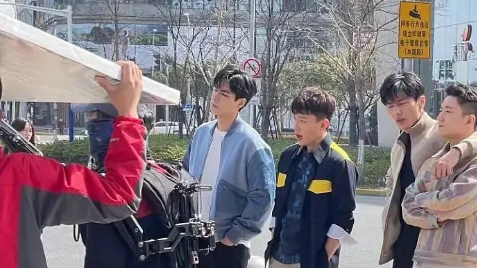 刘畅|因为主演身高接近一米九，配角纷纷垫木板，增高鞋都不够用