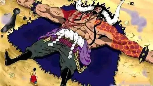 路飞|海贼王1050话情报：标题是荣誉，百兽凯多和大妈双双陨落，太惨了