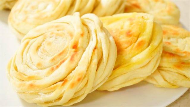 |这个烧饼3天不吃就馋，金黄酥脆，层层留香又解馋，方法超简单
