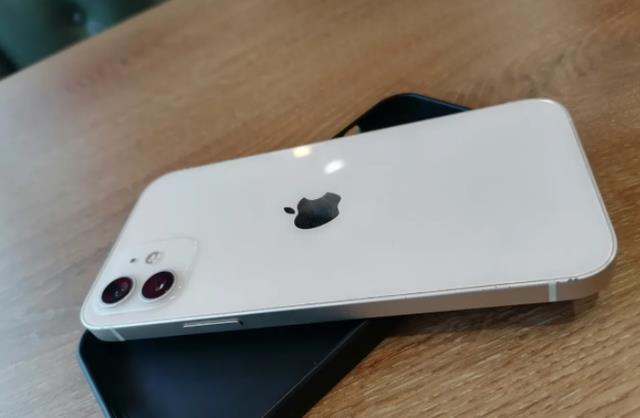 苹果|降价2000都挡不住？苹果也开始“性价比”，“果粉”直言买早了