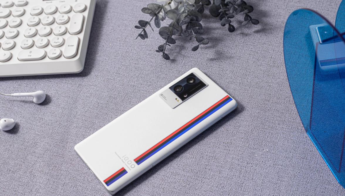 iqoo|從5499跌至3829，E5、2K屏，雙芯加持，高端旗艦下跌1670元退場