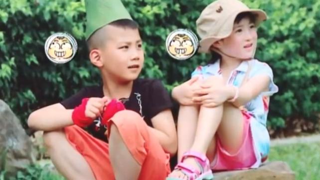 爸爸去哪儿|《爸爸去哪儿》夏天近照曝光，皮肤黝黑脸盘大，网友：差点认不出