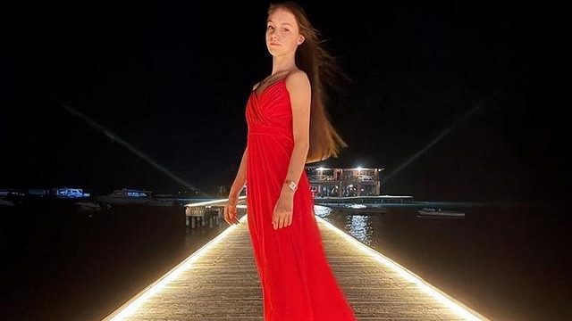 谢尔巴科娃|18岁谢尔巴科娃喜迎恋情？收到九百九十九朵玫瑰，或是男朋友送的