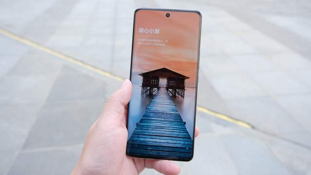 国产手机|一个月一部新机，国产手机厂商为何不能学苹果？每年只推一支旗舰