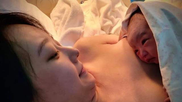 黄子佼|恭喜！黄子佼女儿成功降生，妻子孟耿如水中产宝宝，用时18分钟