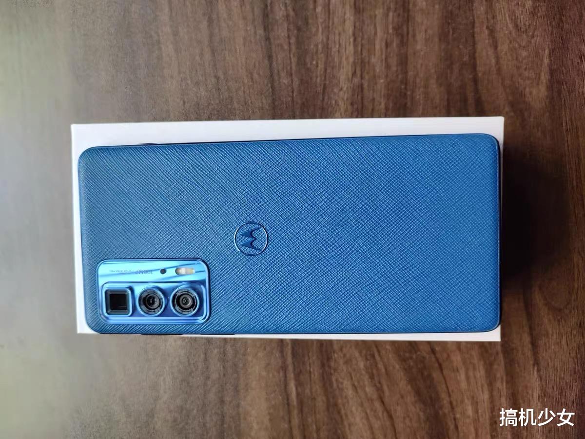 高通骁龙|被低估的骁龙870手机，12+256GB顶配版降至1669元，还有50倍变焦