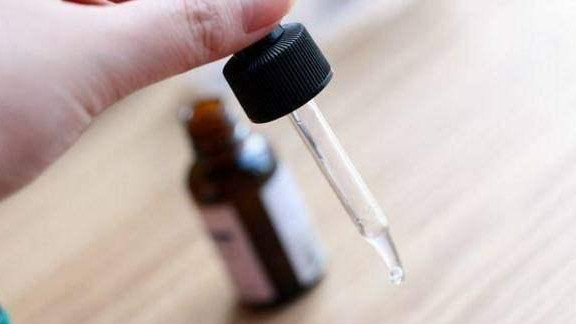 运动 精华液每天都要涂吗？皮肤科医生：你的皮肤不差谁差