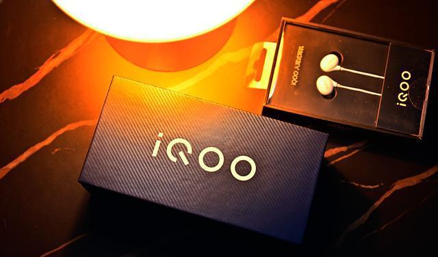 小米科技|iQOO发力618，LCD屏+五千毫安+64MP三摄，堪称真香的千元机