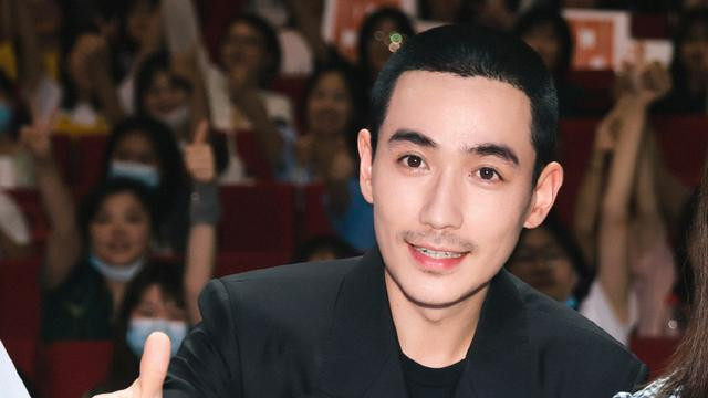 朱一龙 为了转型放弃了脸：朱一龙晒黑，王一博面部浮肿易烊千玺不美容！