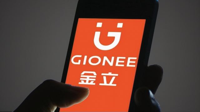 冯小刚|冯小刚背后金主倒台，痴迷赌博欠下200亿，昔日富豪人间蒸发