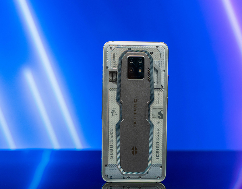 机箱|游戏手机红魔7S和ROG 6怎么选?追求极致的游戏体验我选信仰之眼