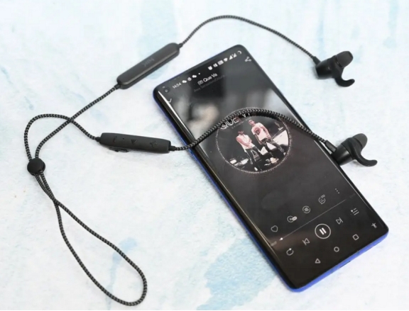 |如何将 HIK Z1S 蓝牙耳机连接到安卓手机