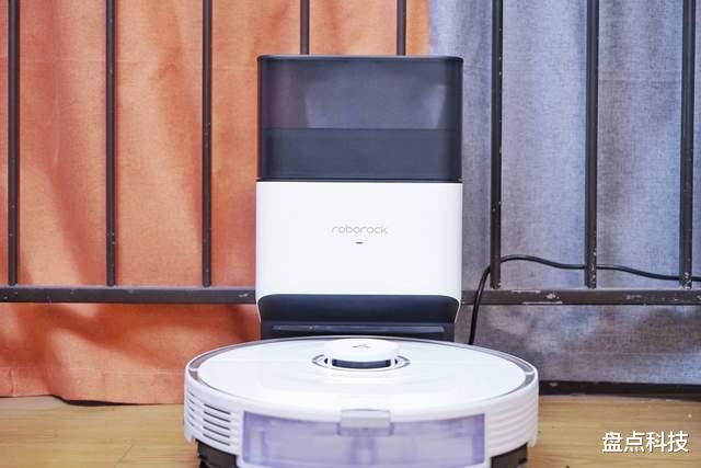 音箱|石头扫拖机器人T8 Plus上手：大吸力+集尘设计，一年只倒6次垃圾？