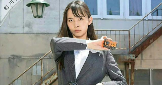令和|对比令和时代假面骑士中的女骑，伊兹的实力足以傲视群雄