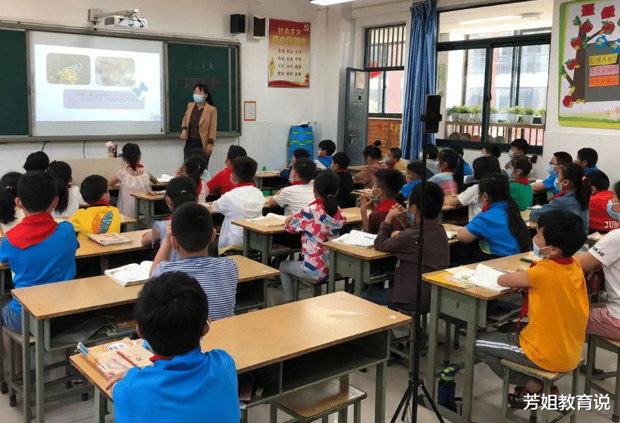 人教社|人教社定价4380元的pad，配置就是电子垃圾，家长：这还不是最过分的