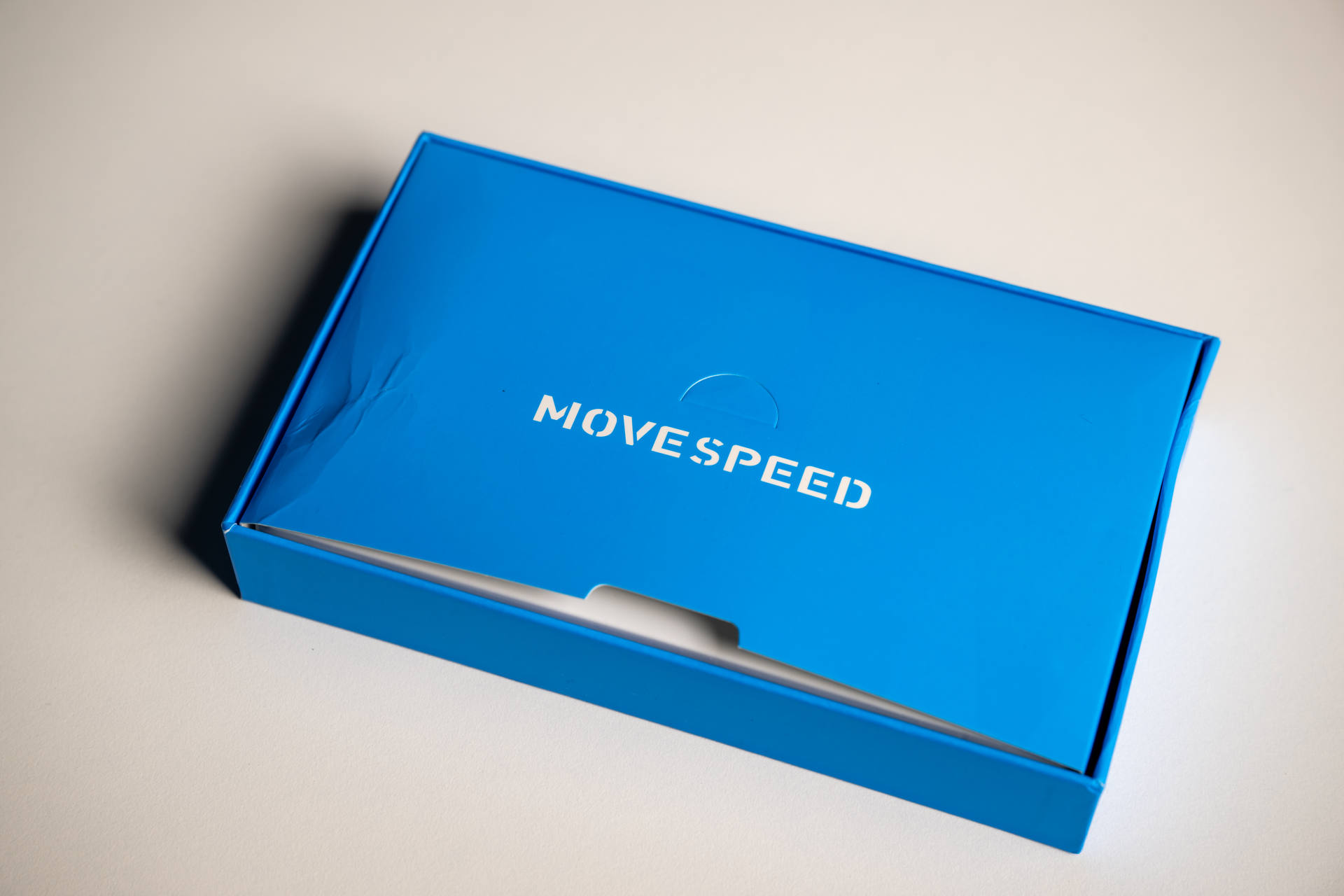 笔记本|手机笔记本同时充电,移速130WPD充电宝开箱