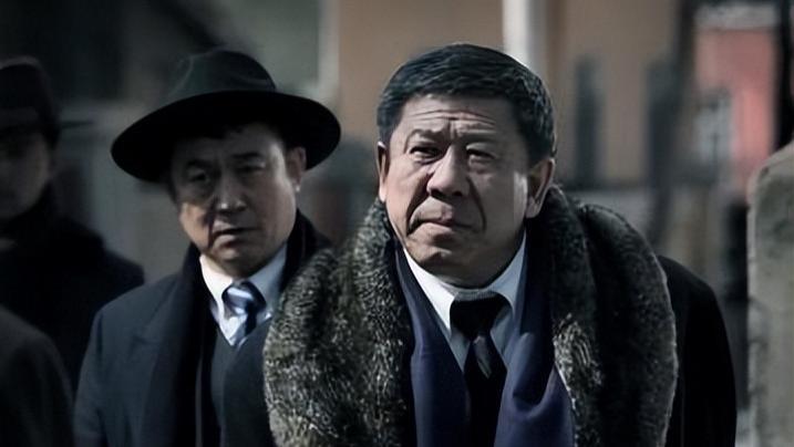 悬崖|《悬崖》：从一件事看高彬的职场思维，领导都是这样玩的