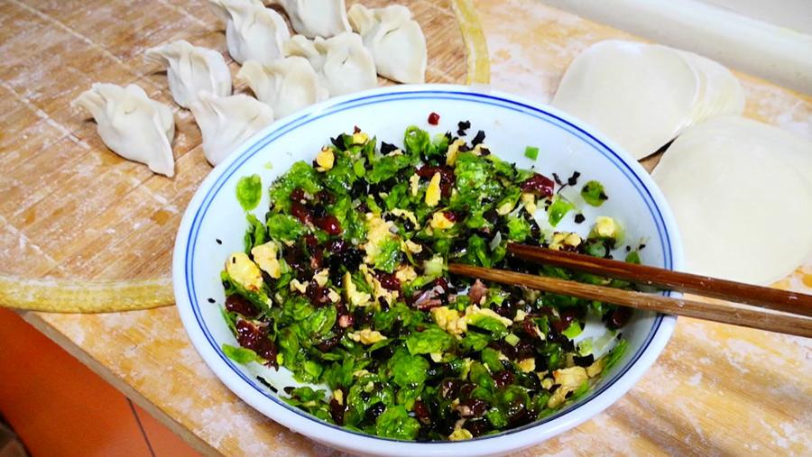 饺子|春天，少吃萝卜白菜多吃它，鲜嫩营养高，好吃不上火，包饺子最香