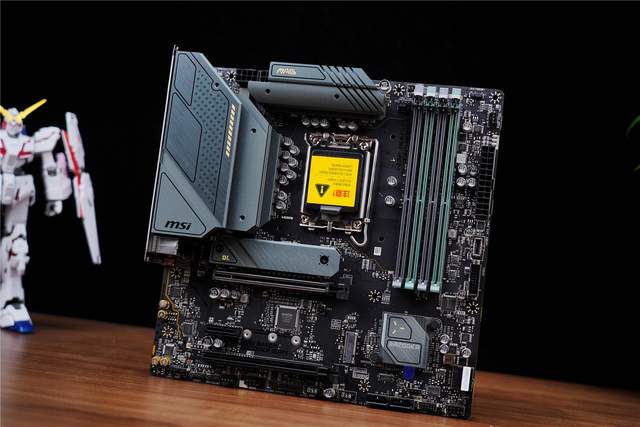 iPhone|黑化特供来袭,i5-12490F搭配微星B660M,性能提升值得你 期待