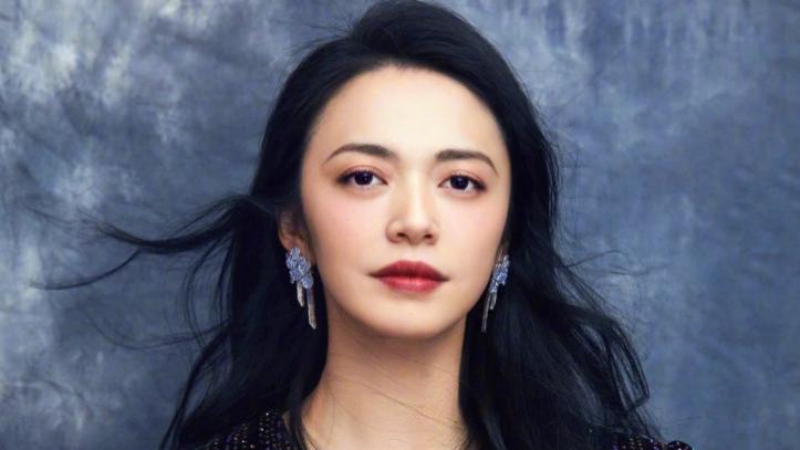 王菲|42岁姚晨回应被说不漂亮：不是老娘不美，是你瞎